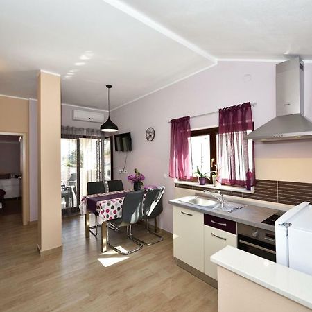 Apartments Lavanda - Free Parking And Grill イェゼラ エクステリア 写真