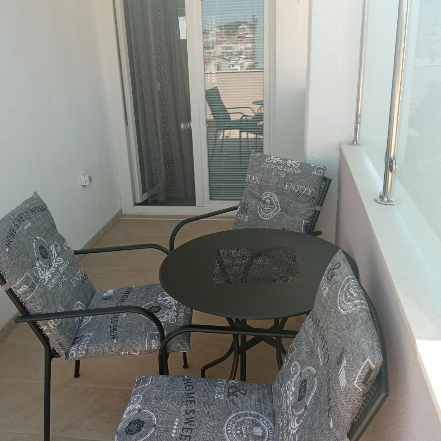 Apartments Lavanda - Free Parking And Grill イェゼラ エクステリア 写真