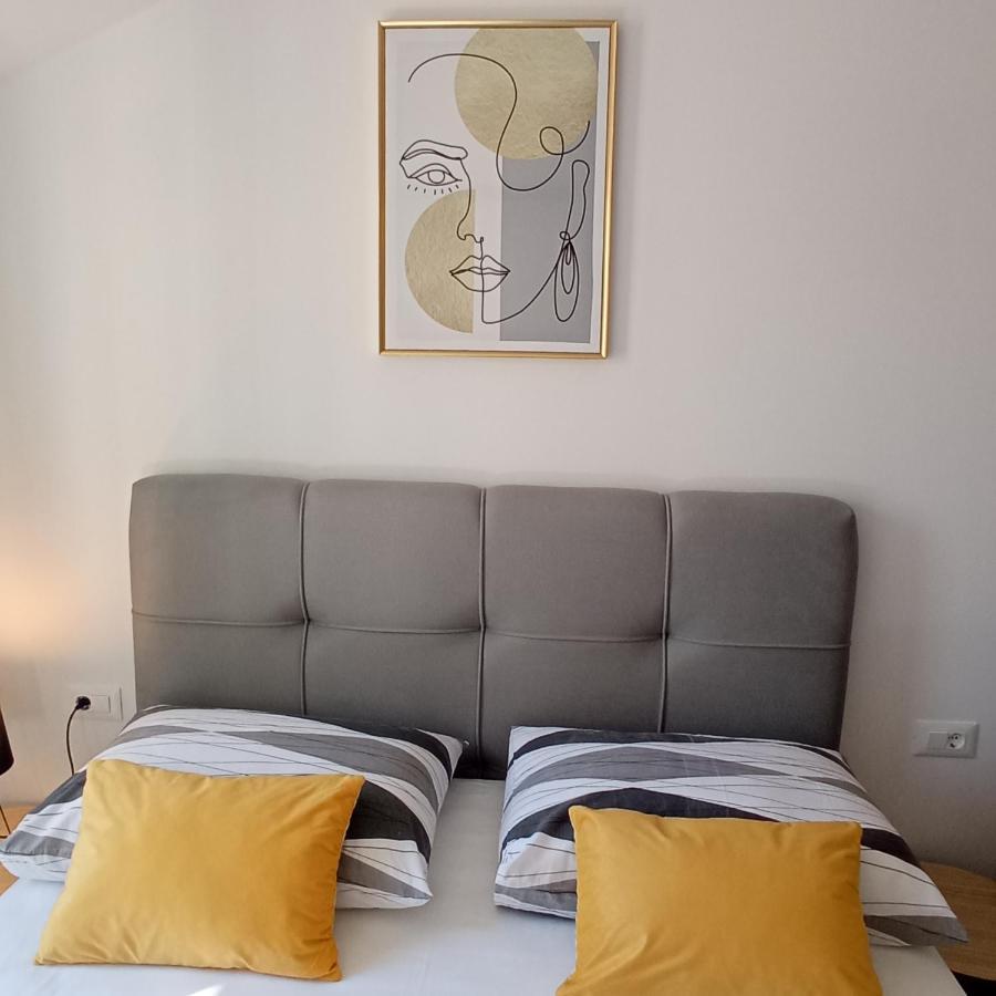 Apartments Lavanda - Free Parking And Grill イェゼラ エクステリア 写真