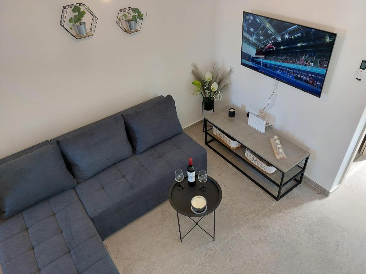 Apartments Lavanda - Free Parking And Grill イェゼラ エクステリア 写真