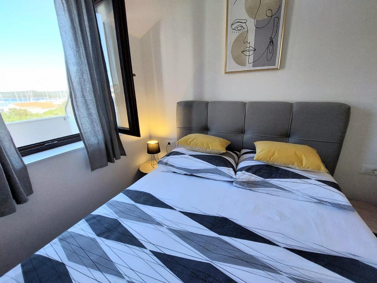Apartments Lavanda - Free Parking And Grill イェゼラ エクステリア 写真