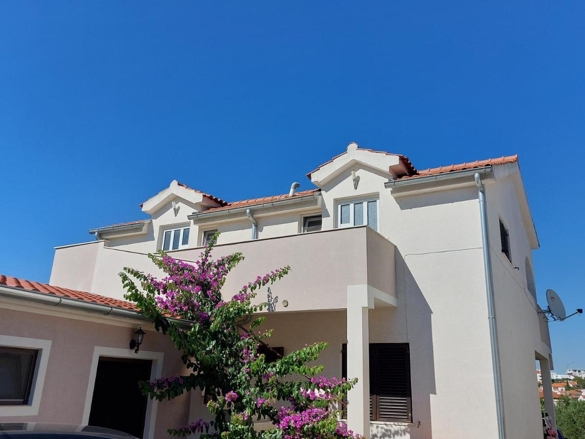 Apartments Lavanda - Free Parking And Grill イェゼラ エクステリア 写真
