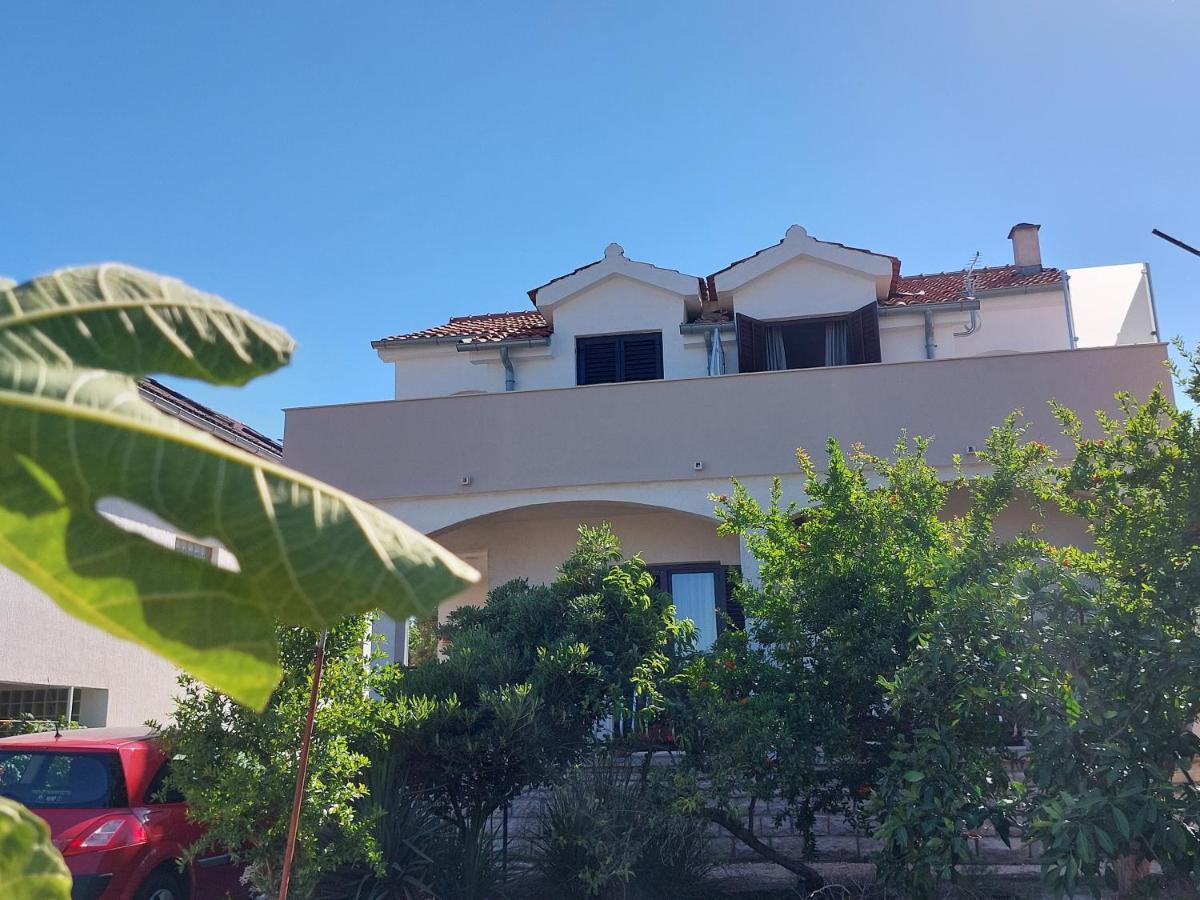 Apartments Lavanda - Free Parking And Grill イェゼラ エクステリア 写真