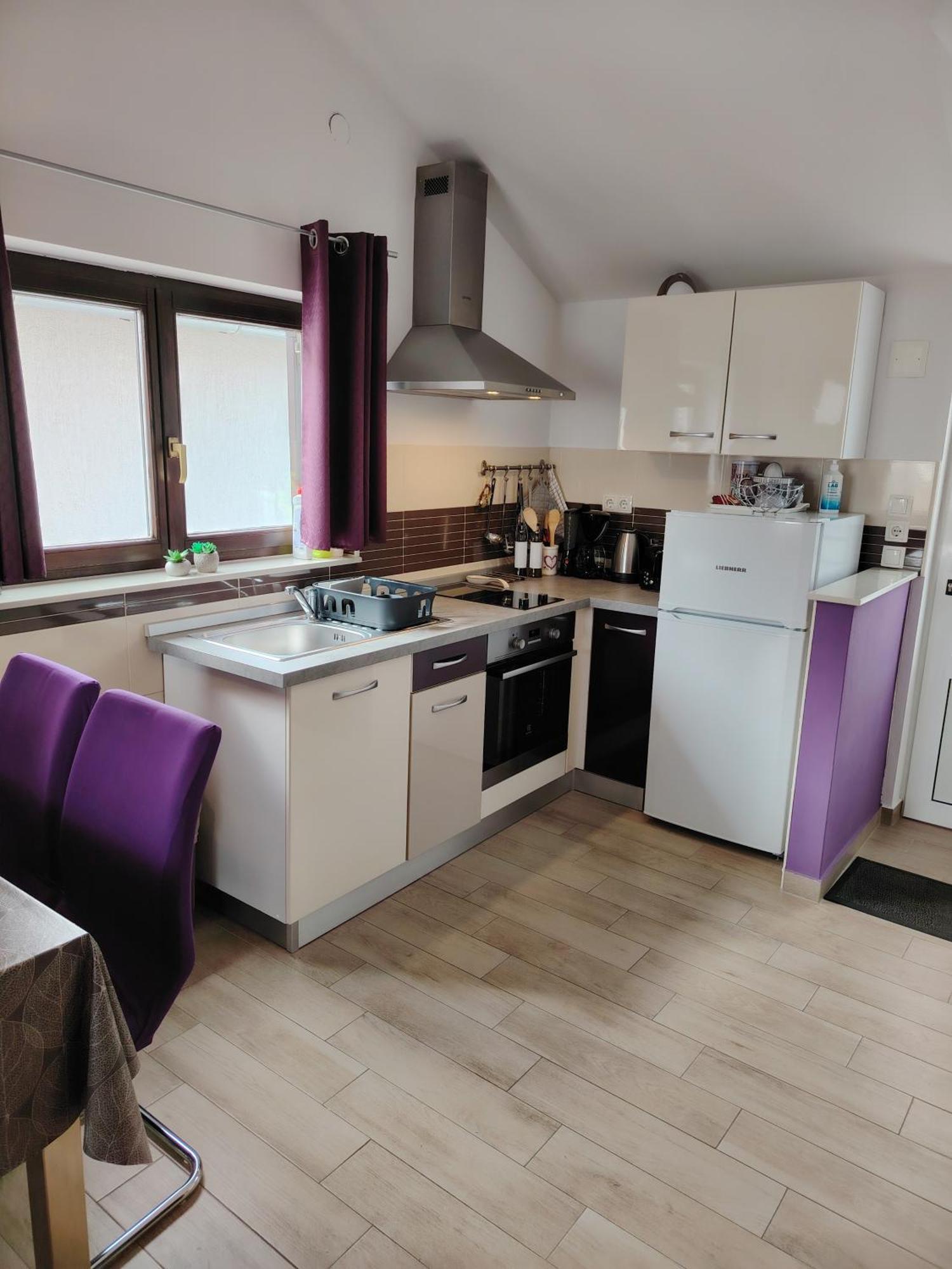 Apartments Lavanda - Free Parking And Grill イェゼラ エクステリア 写真