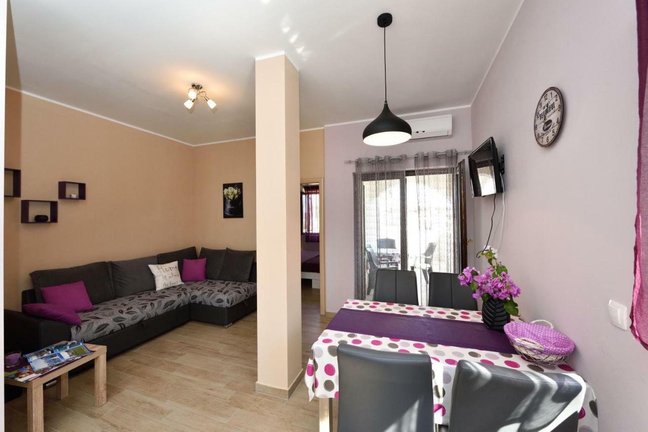 Apartments Lavanda - Free Parking And Grill イェゼラ エクステリア 写真